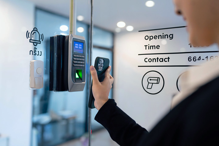Commercial access control hardware including digital locks and card readers